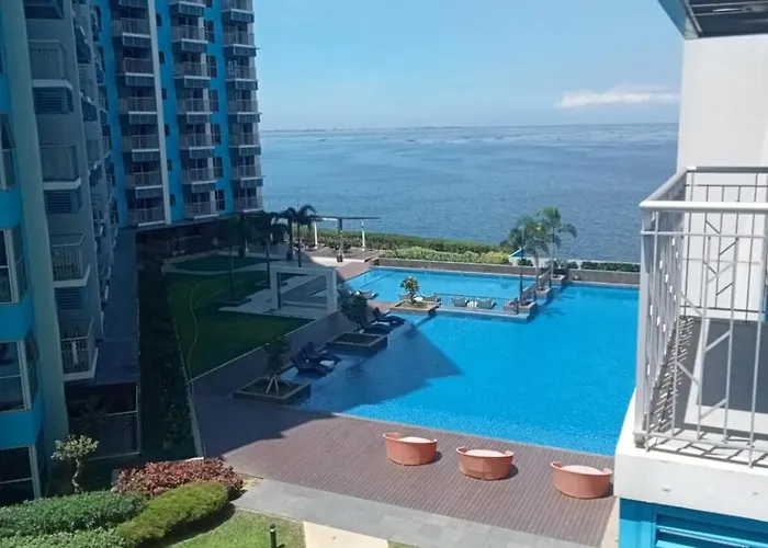 Apartment Luxury 3br Near Solaire, Airport Ii Infinity Pool